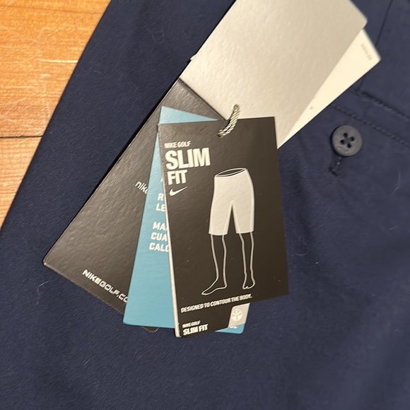 Nike golf shorts 10” inseam 40 waist navy new with tags - Picture 4 of 4